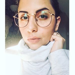 Meet your Posher, Sierra